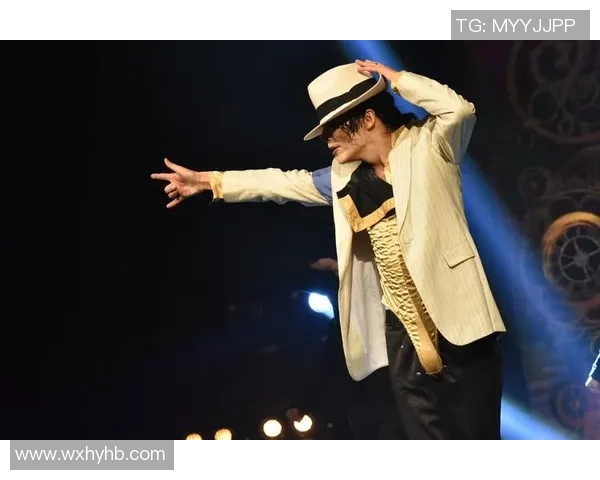 《球场传奇：足球之星的冒险之旅与梦想挑战》