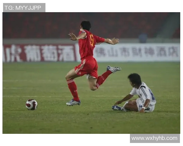 中年足球球星的巅峰之路与传奇岁月分析