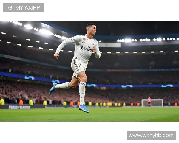 意大利足球球星帅气形象与球场风采全解析